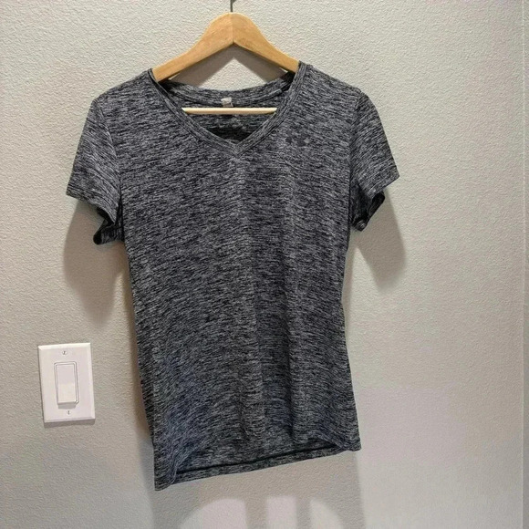 Medium UA top - Picture 1 of 5